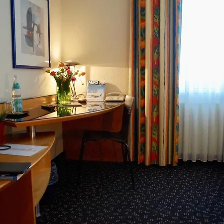 Grand Urban Hostal