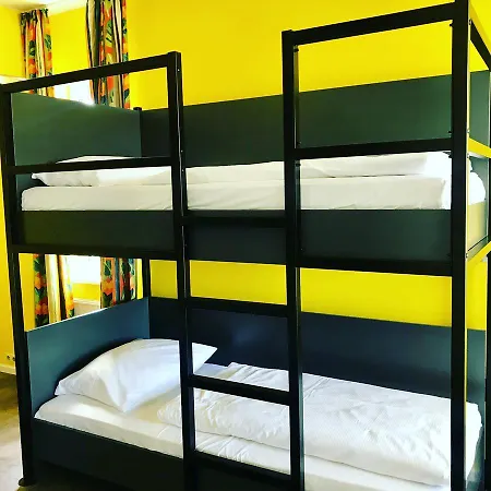 Hostal Grand Urban *